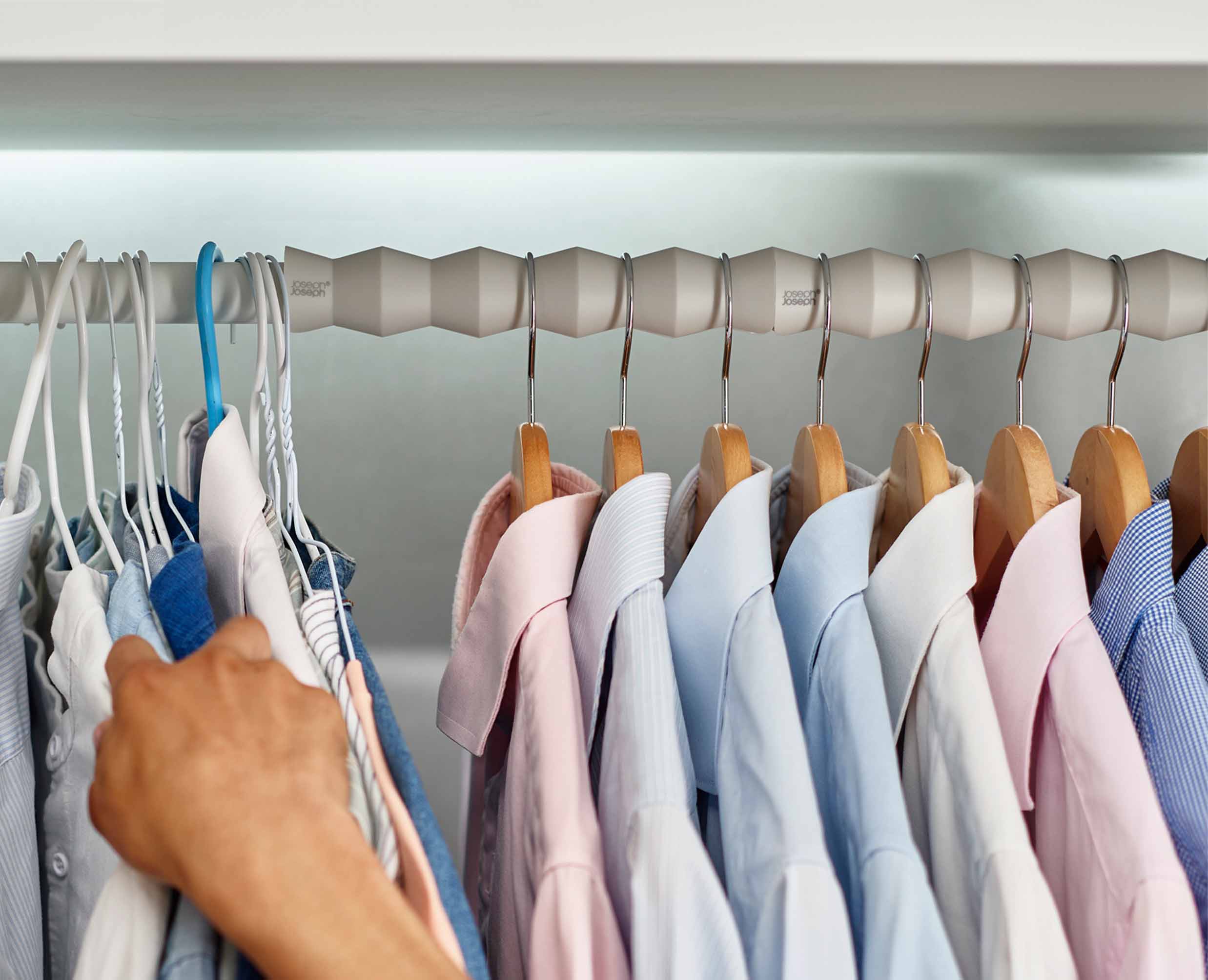 Secondary discount clothes rail