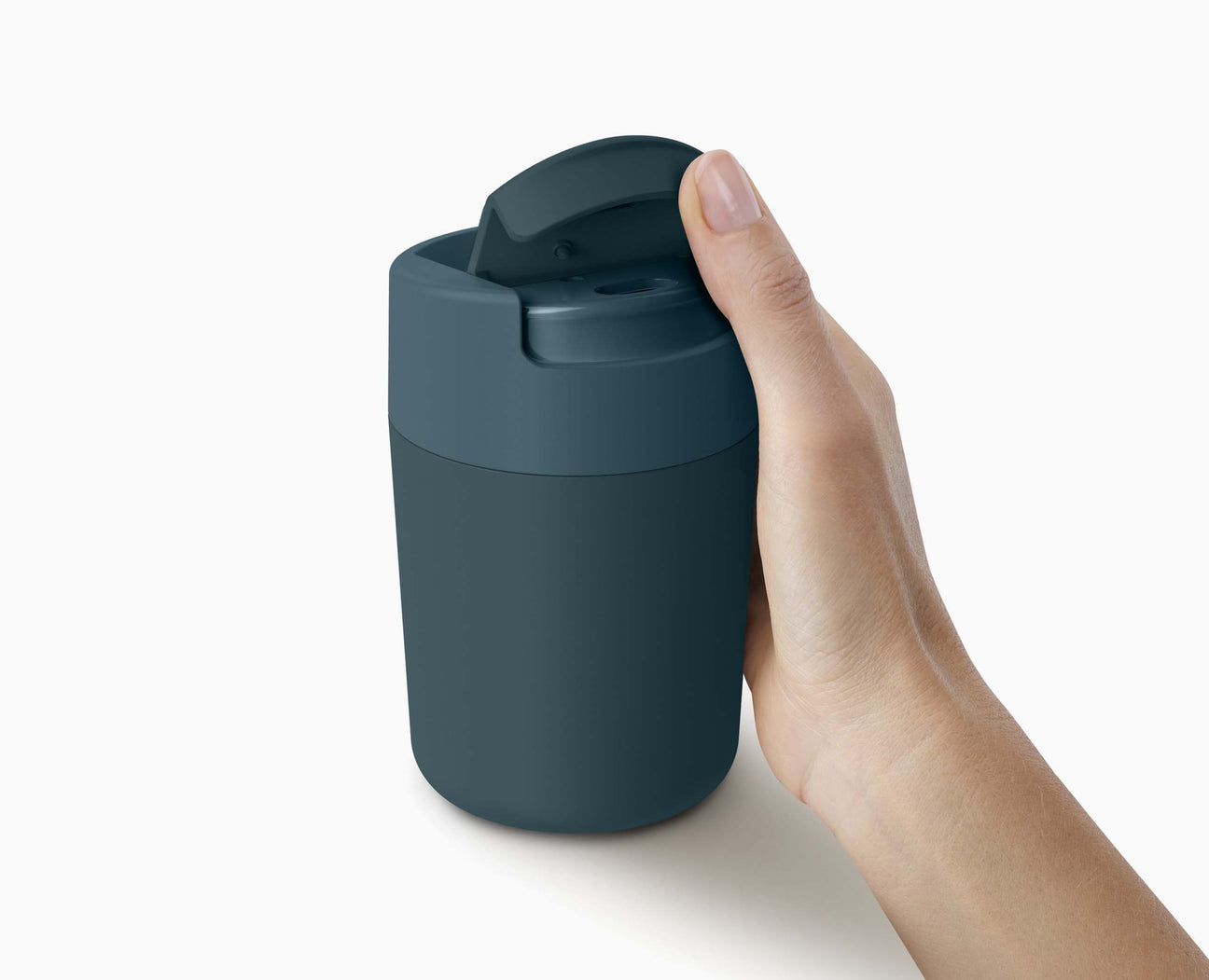 Sipp™ Travel Mug with Hygienic Lid - Blue | Joseph Joseph