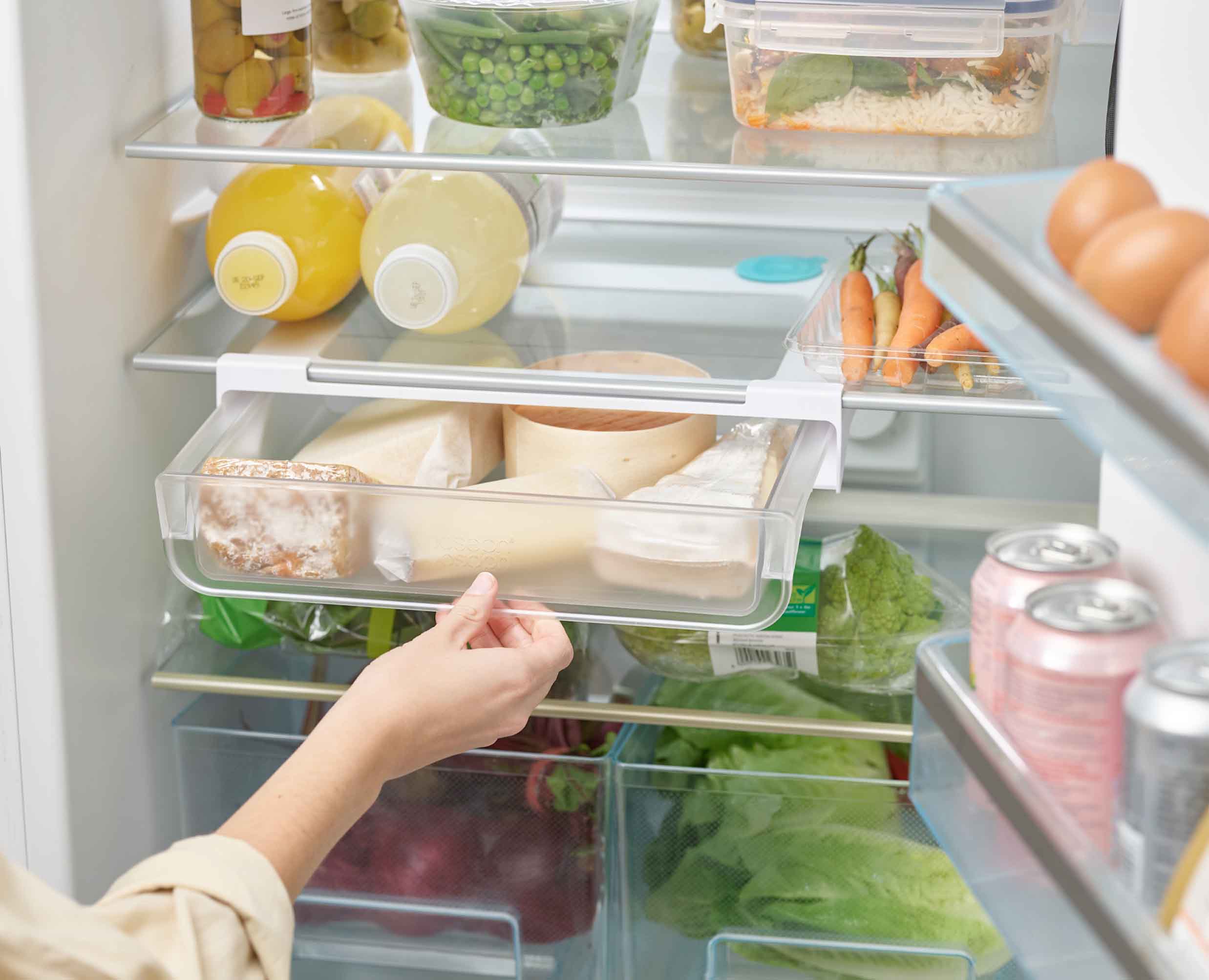 Under shelf store fridge storage